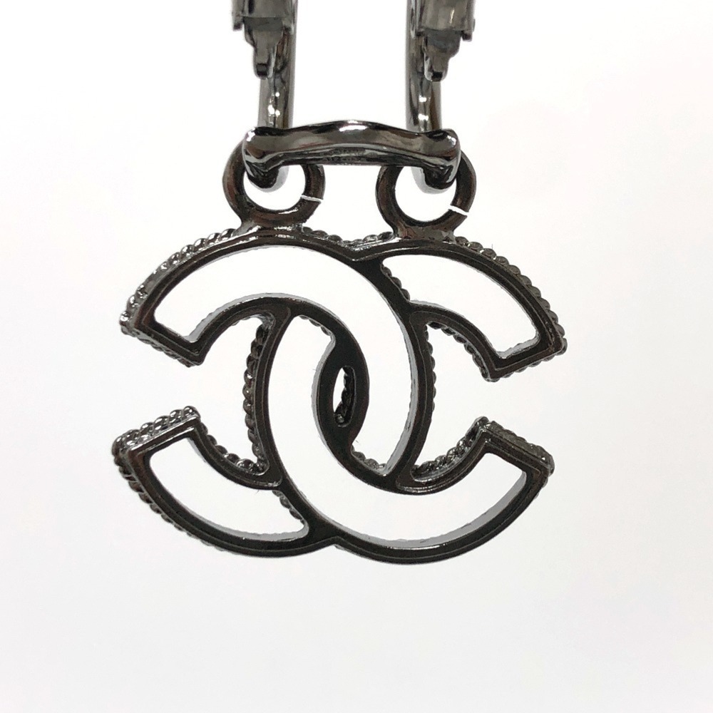 CHANEL Authentic Black Logo Earrings - Picture 5 of 9
